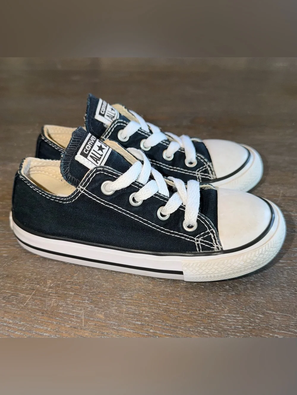 Black Converse All Star Chuck Taylor Low Top Sneakers Kids size 9